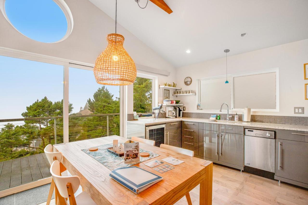 Crowsnest Oceanside Exterior foto